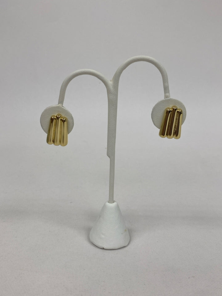 Rumored Gold Ribbed Earrings