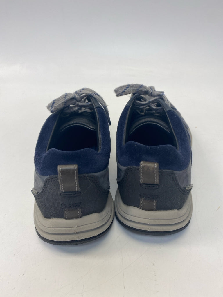 Clarks US Size 6.5 Navy Dark Gray Lace-up Sneakers