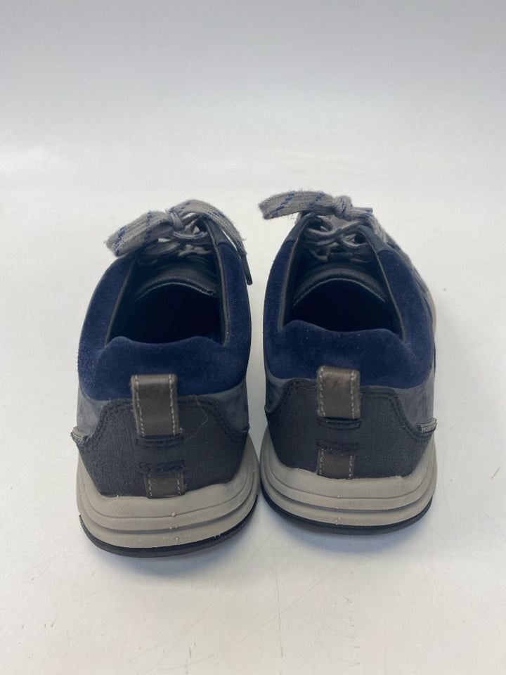 Clarks US Size 6.5 Navy Dark Gray Lace-up Sneakers