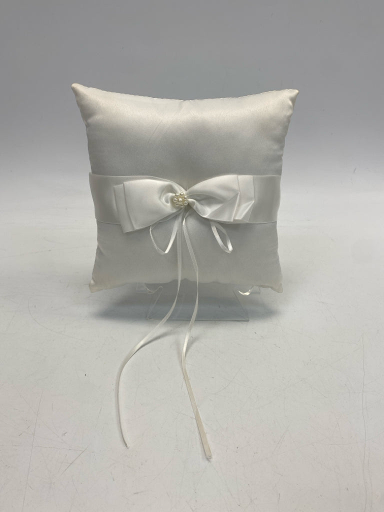 NEW/PKG White Wedding Stuffed Misc. Home Item