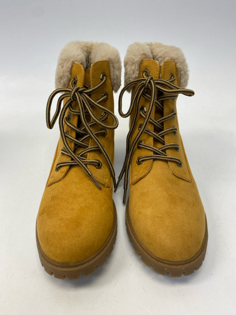 NWOT Madden Girl US Size 8.5 Camel Lace Trim Boots