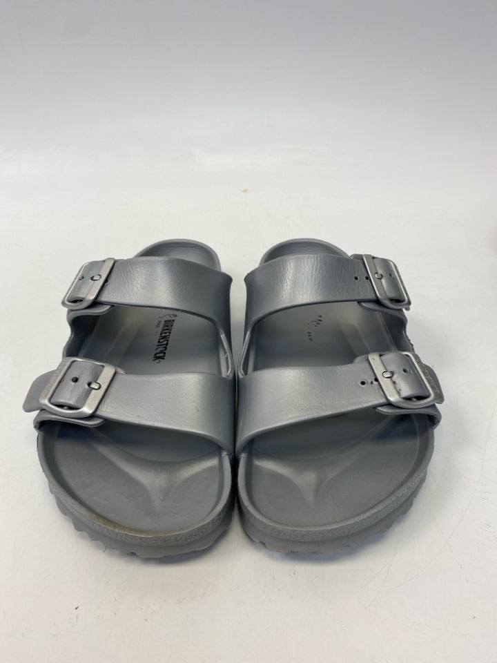 Birkenstock  Size 41 Silver Buckle(s) Sandals