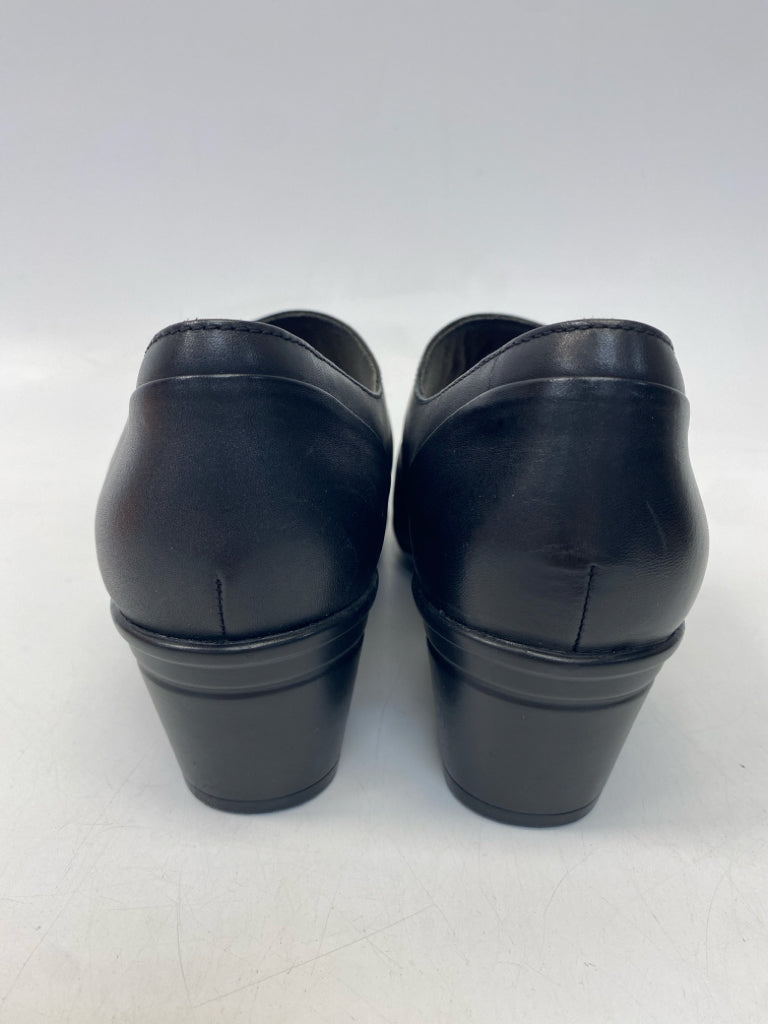 NWOT Clarks US Shoe Size 8 Black Heels