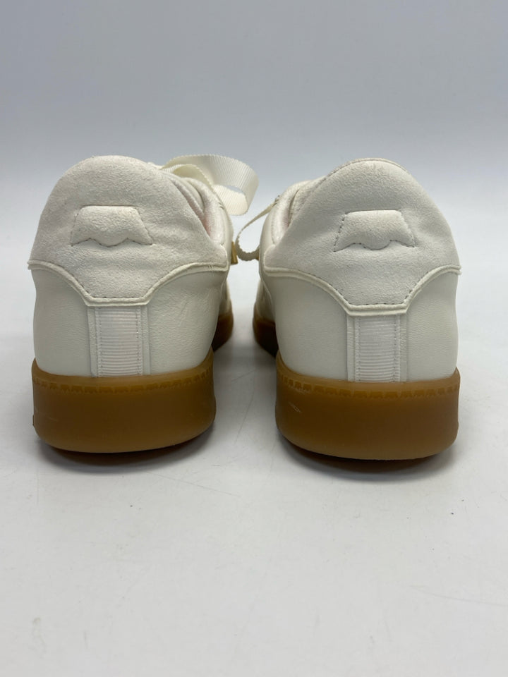 NWOT Birdies  Size 8 Cream Lace-up Sneakers