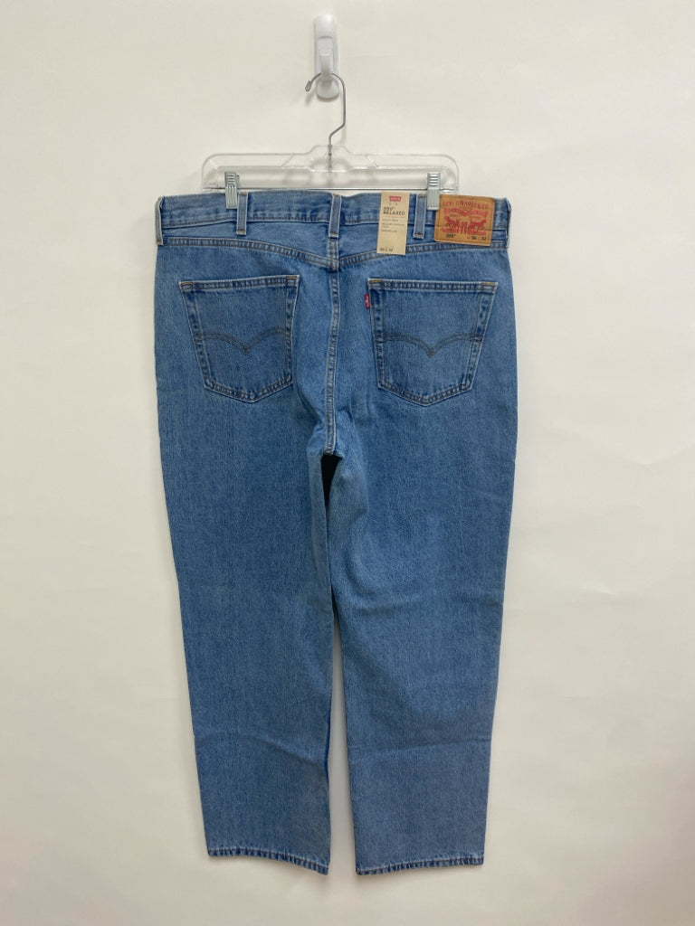 NWT Levi Size 38 Blue Denim Men&