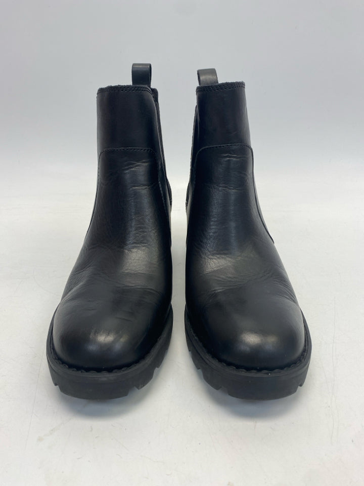Born US Shoe Size 11 Black Boots