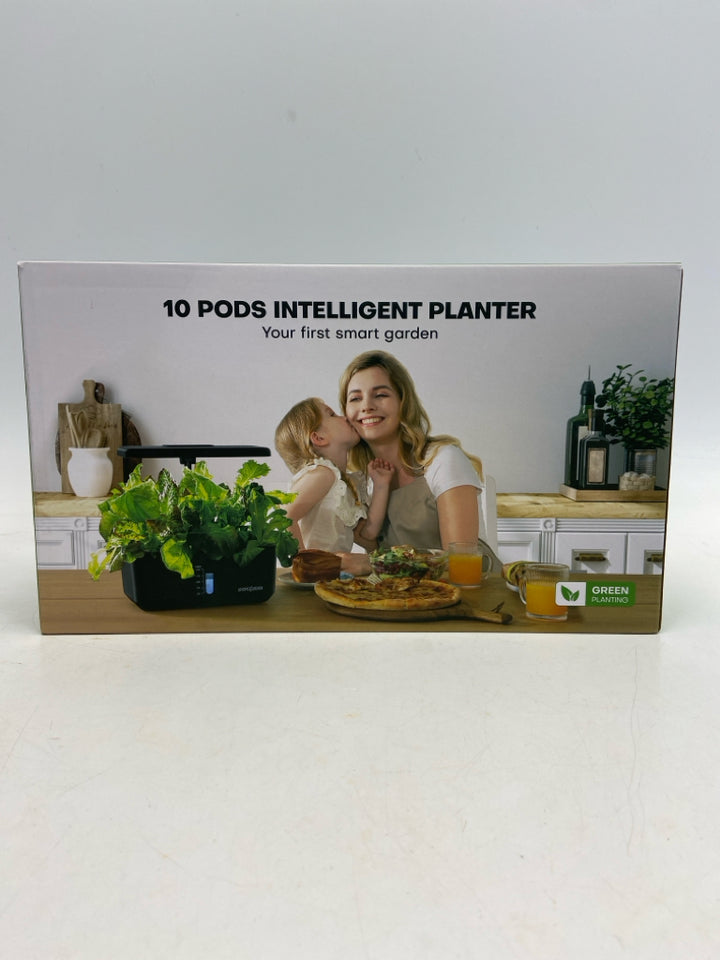 NEW/BOX Black Planter
