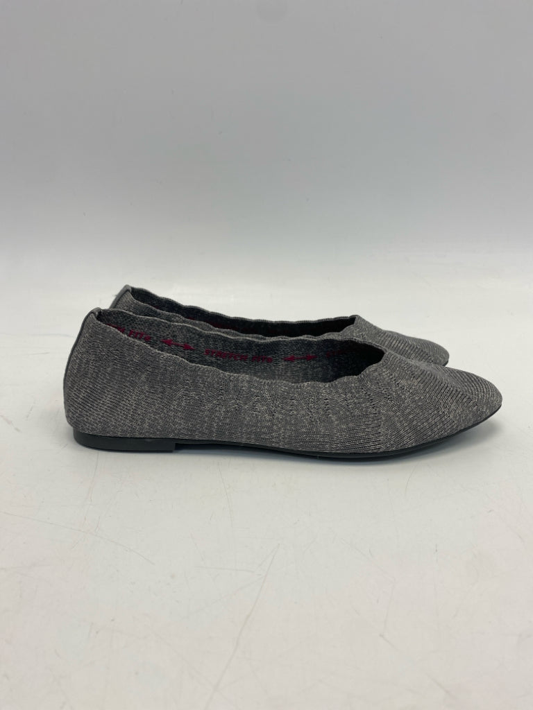 NWOT Skechers  Size 7 Gray Flats