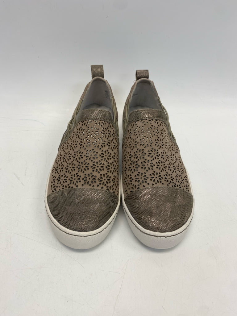 NWT Jambu  Size 8.5 Taupe Sneakers