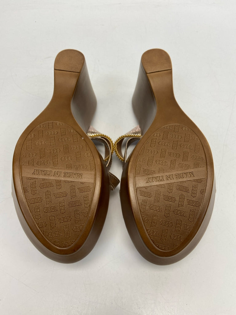 NWOT ItalianShoemaker  Size 7.5 Gold Rhinestone(s) Sandals