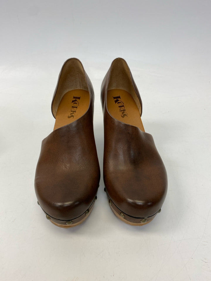 Korks  Size 7 Dark Brown Clogs