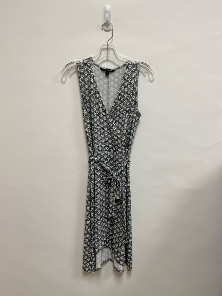 41 Hawthorn Size S Gray White Arrow Sleeveless Ladies Dress