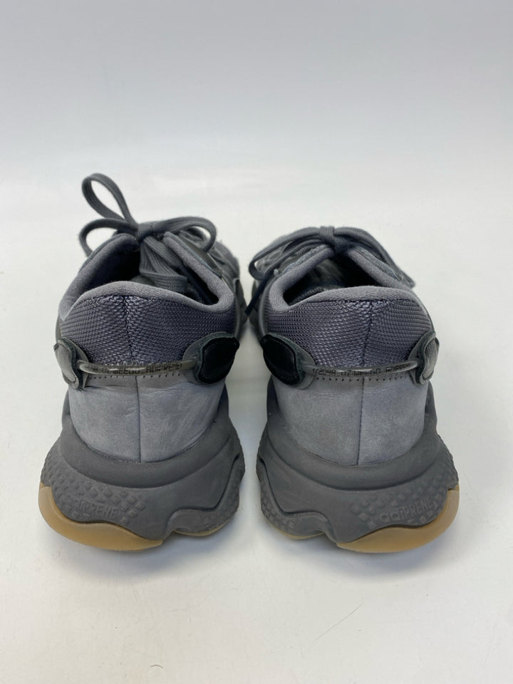Adidas Size 10.5 Dark Gray Lace-Up Men&