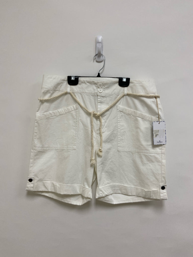 NWT Size 14 White Ladies Shorts