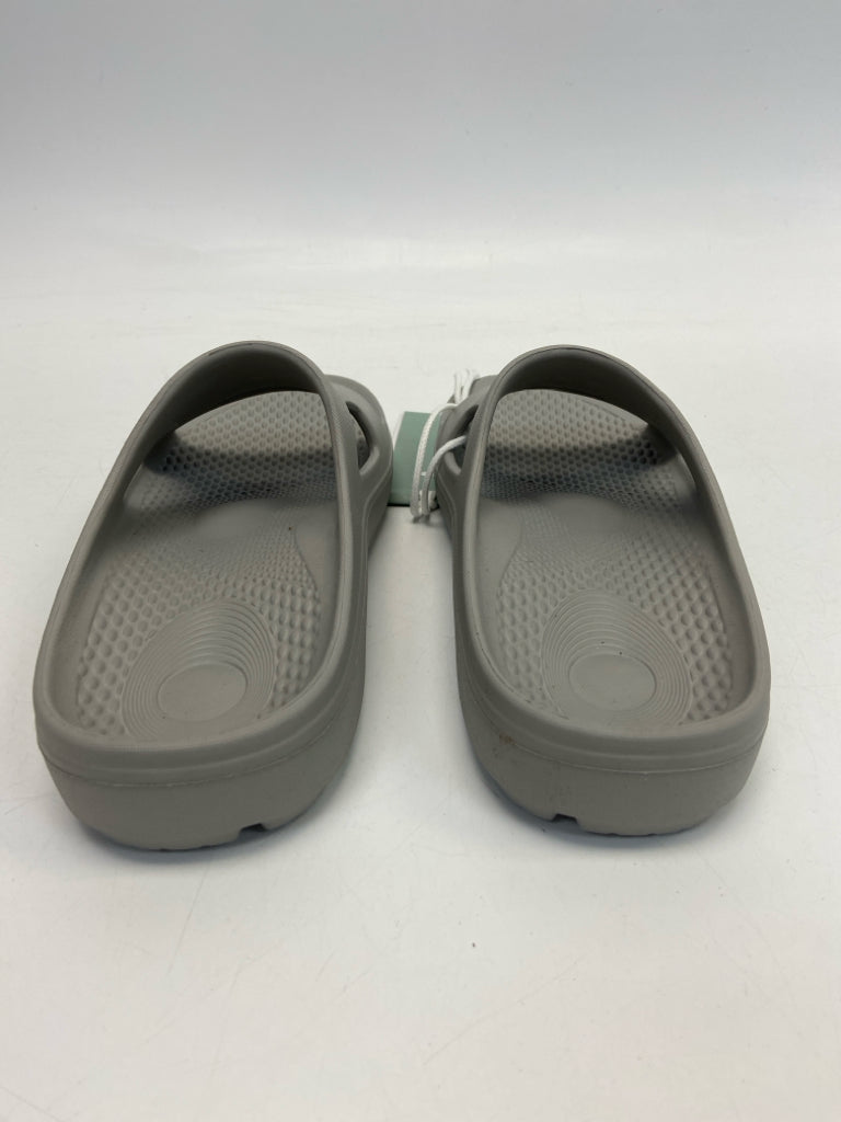 NWT  Revitalign Size 7 Gray Sandals
