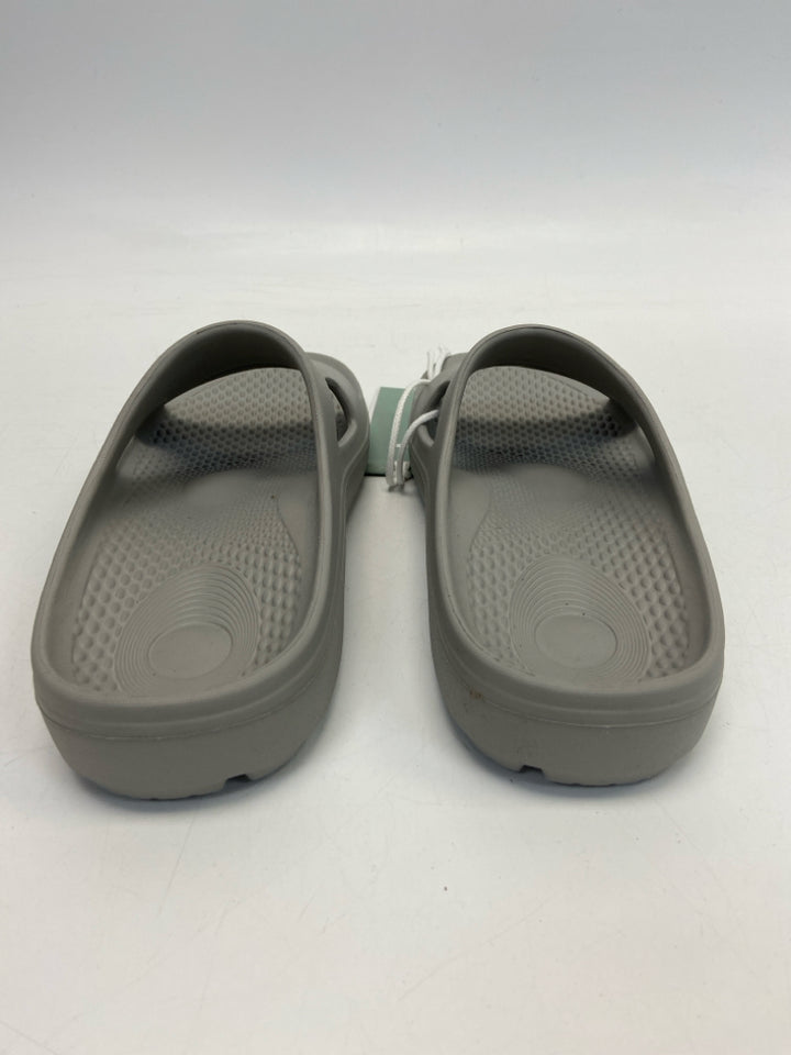 NWT  Revitalign Size 7 Gray Sandals