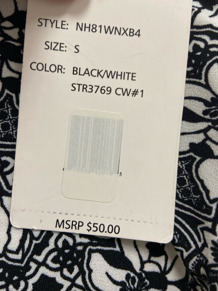 NWT Zac/Rachel Size S Black White Floral Ladies Shorts