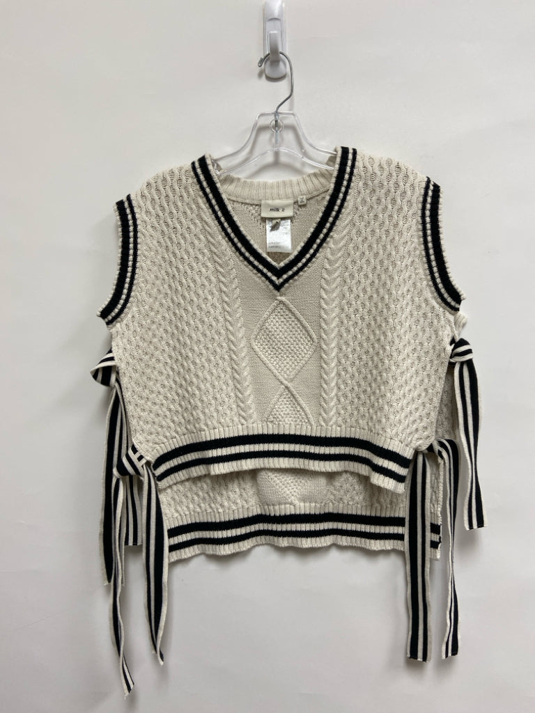 Size 12 White Black Ladies Sweater