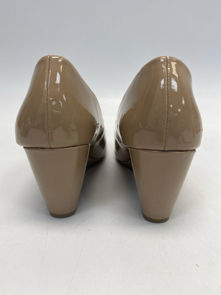 NWOT  Size 9.5 Brown Patent Wedge