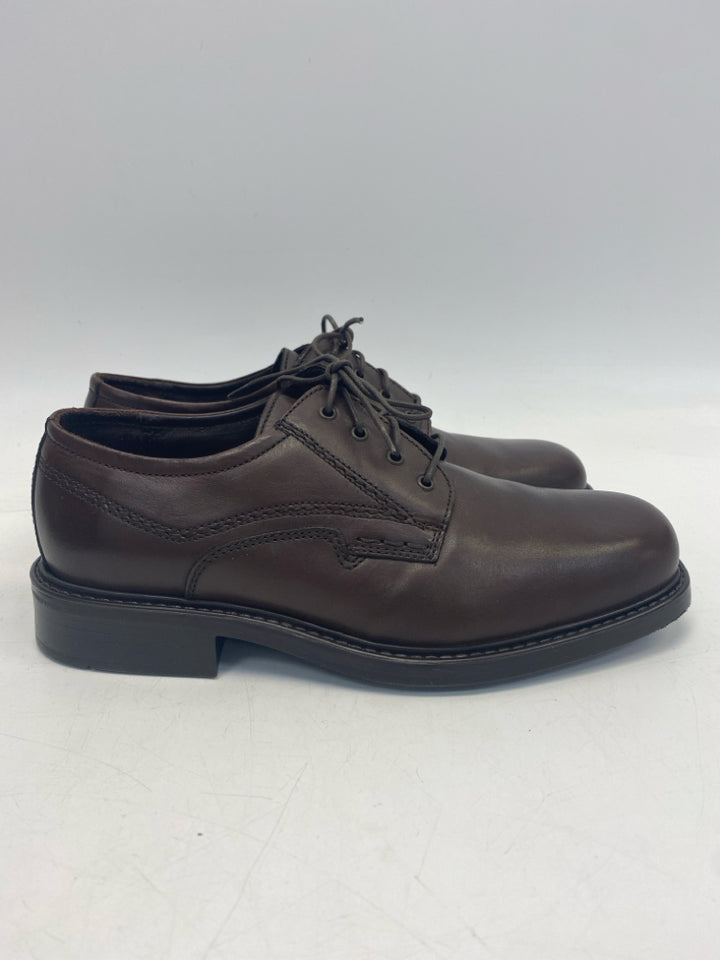 NWOT Bill Blass Size 8 Brown Lace-Up Men&