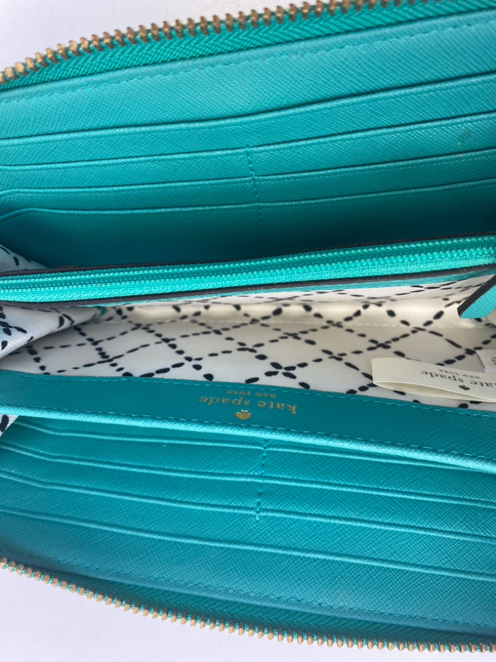 NWOT Kate Spade Green Wallet
