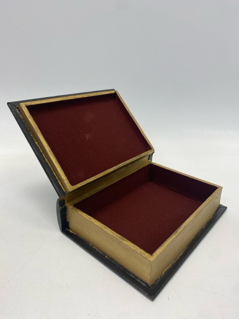 Three Hands Black Gold Words Box