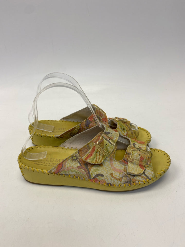 Size 38 Yellow Multi-Color Sandals