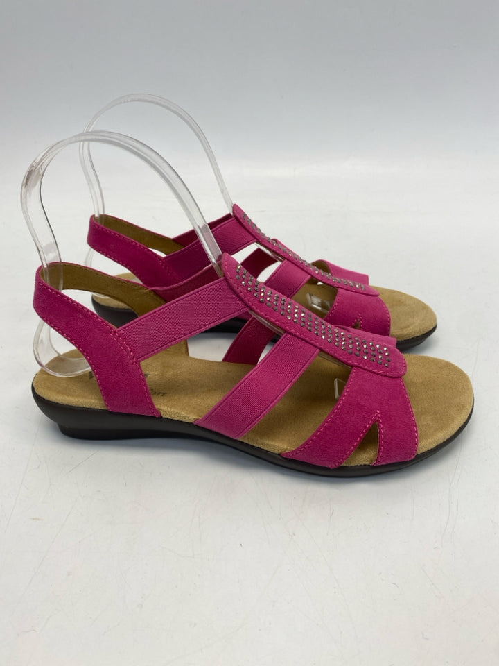 NWOT  Size 6 Magenta Rhinestone(s) Sandals