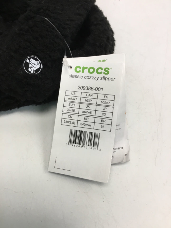 NWT Crocs US Shoe Size 7 Black Fuzzy Slippers