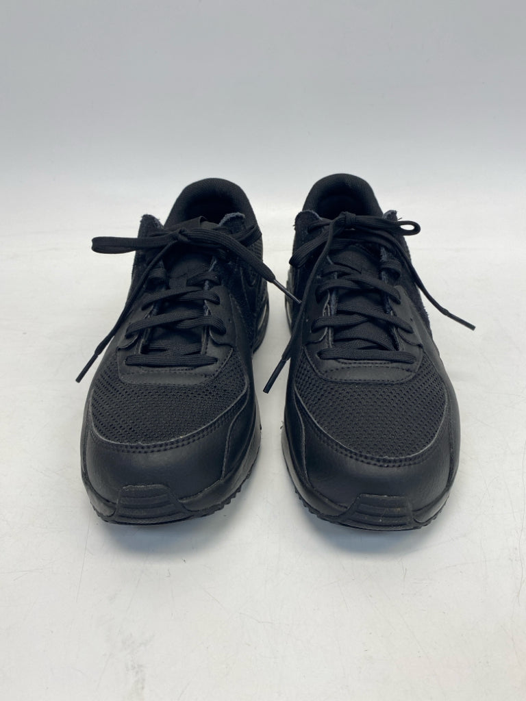 Nike Size 8.5 Black Lace-Up Men&