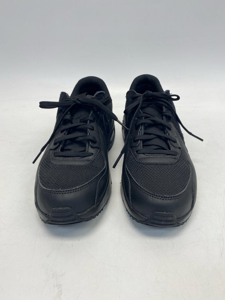 Nike Size 8.5 Black Lace-Up Men&