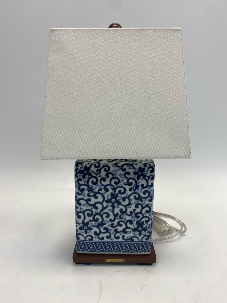 Ralph Lauren Blue/White Ceramic Lamp