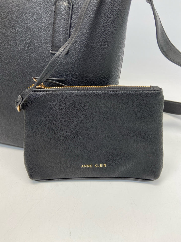NWT Anne Klein Black Handbag