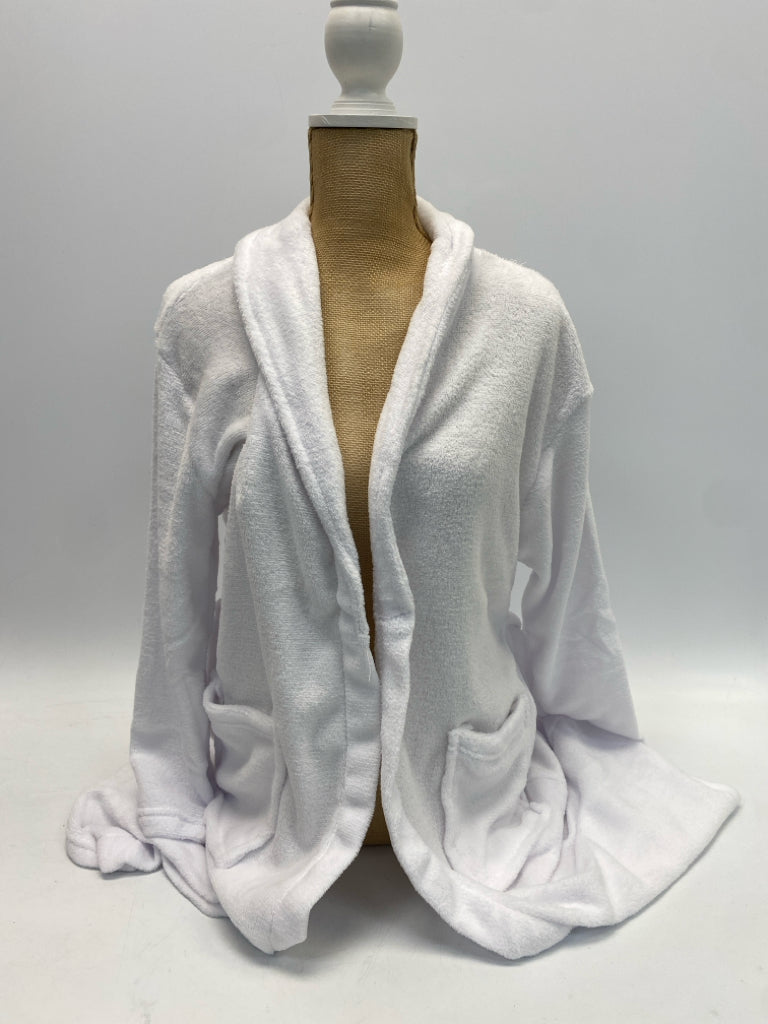 NWOT Size OSFA White Ladies Robe