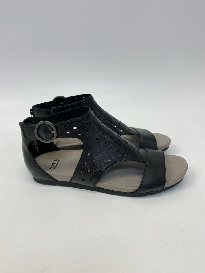 Earth  Size 12 Black Cutout Sandals