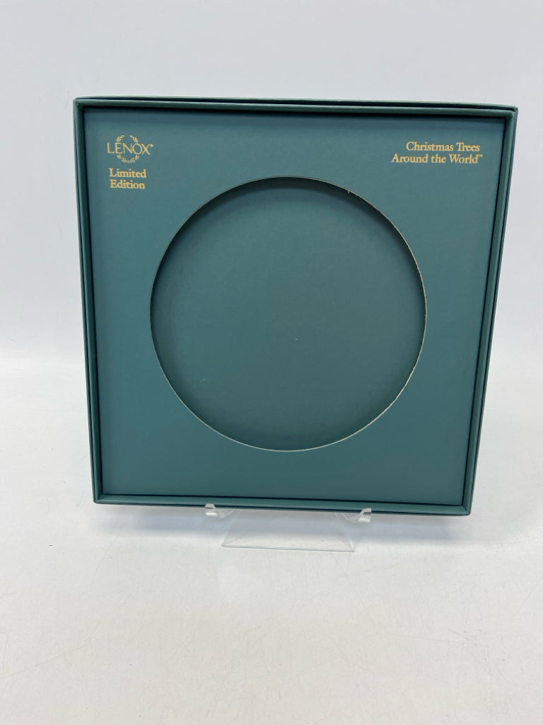 Lenox Cream Green/Multi Christmas Decorative Plate