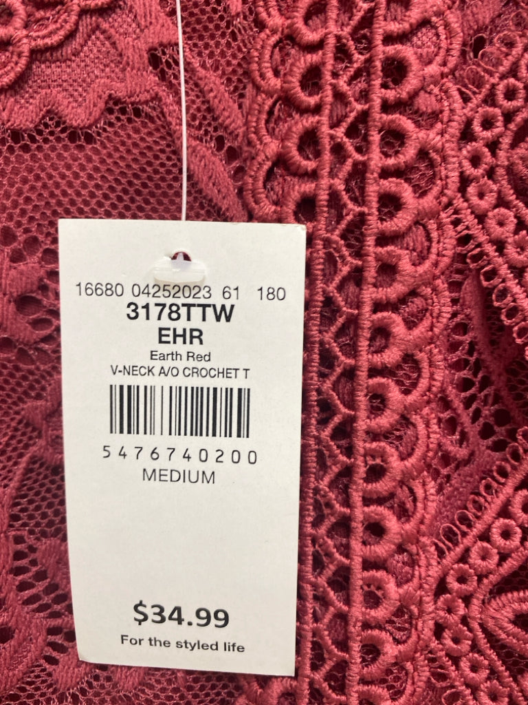 NWT daytrip Size M Rose Sleeveless Lace Ladies Top