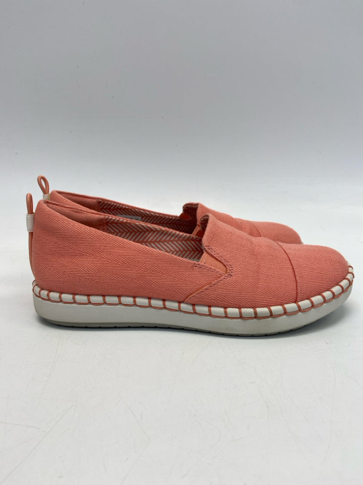 Clarks  Size 6 Peach Sneakers
