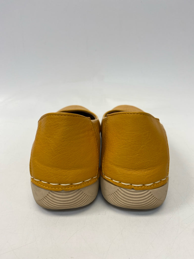Size 8.5 Marigold Perforated Flats
