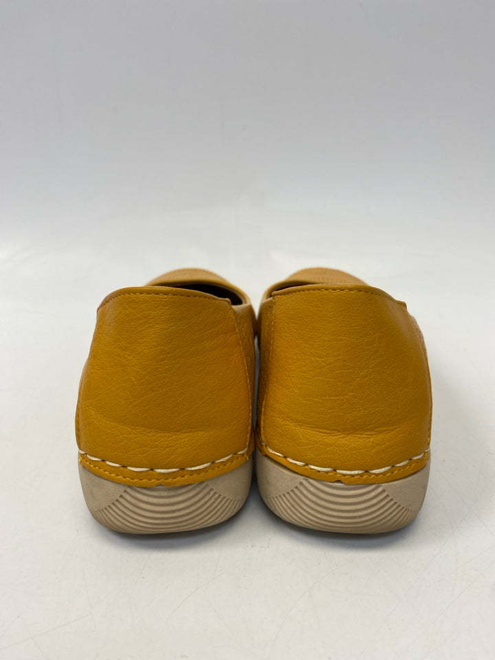 Size 8.5 Marigold Perforated Flats