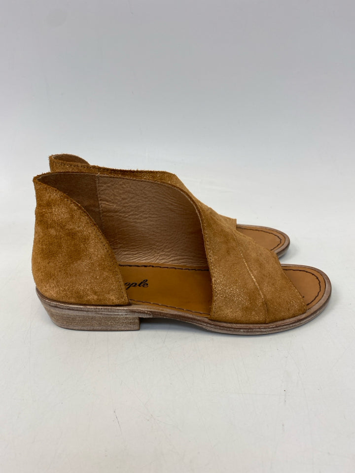 Free People  Size 36 Brown Gold Shimmery Sandals