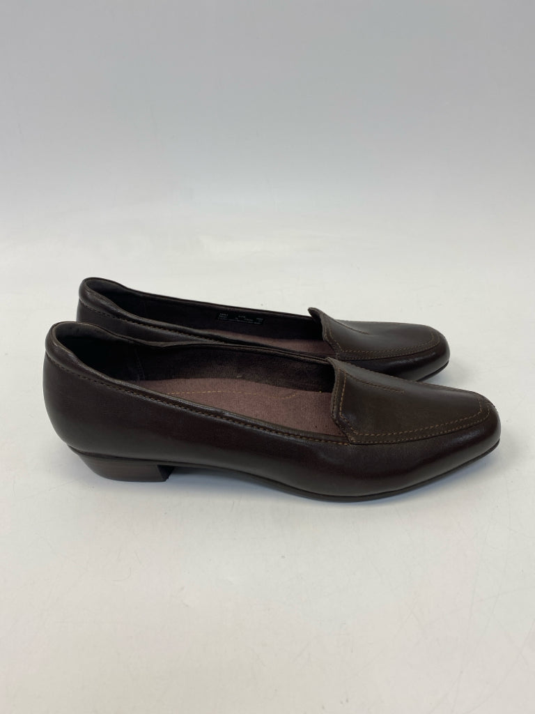 NWOT Clarks  Size 9.5 Dark Brown Flats