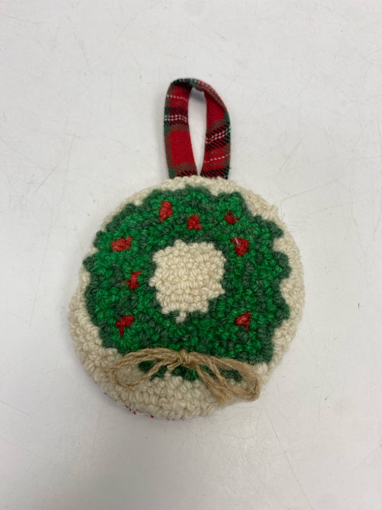 Cream Green/Red Ornaments