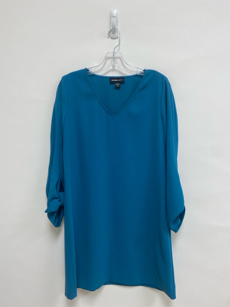 FIFTEEN TWENTY Size S Turquoise V Neck Ladies Dress