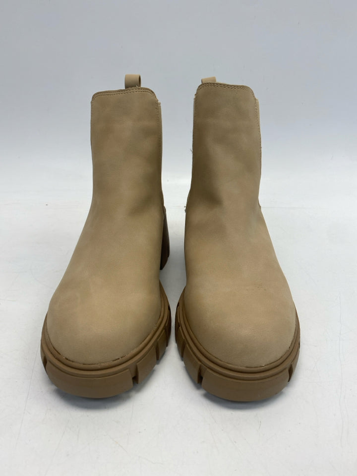 NWOT Madden Girl US Shoe Size 8.5 Cream Boots
