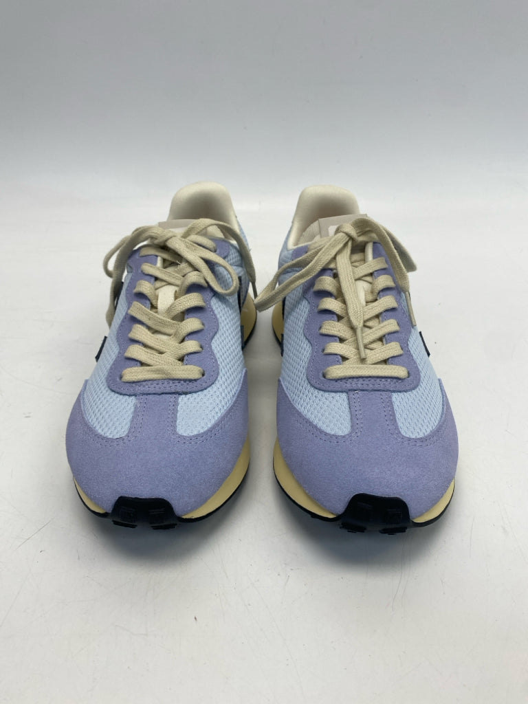 NWOT Veja  Size 9 Pale Blue Lace-up Sneakers