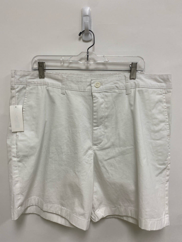 NWT Izod Size 38 White Men&