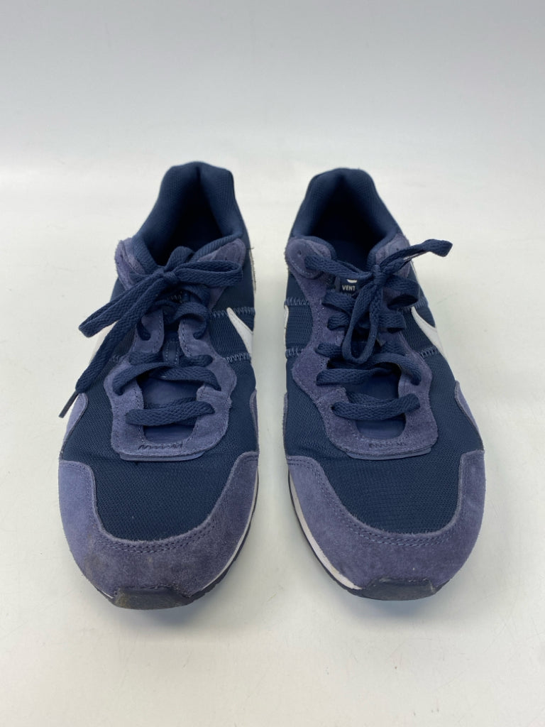 Nike Size 11 Navy White Lace-Up Men&
