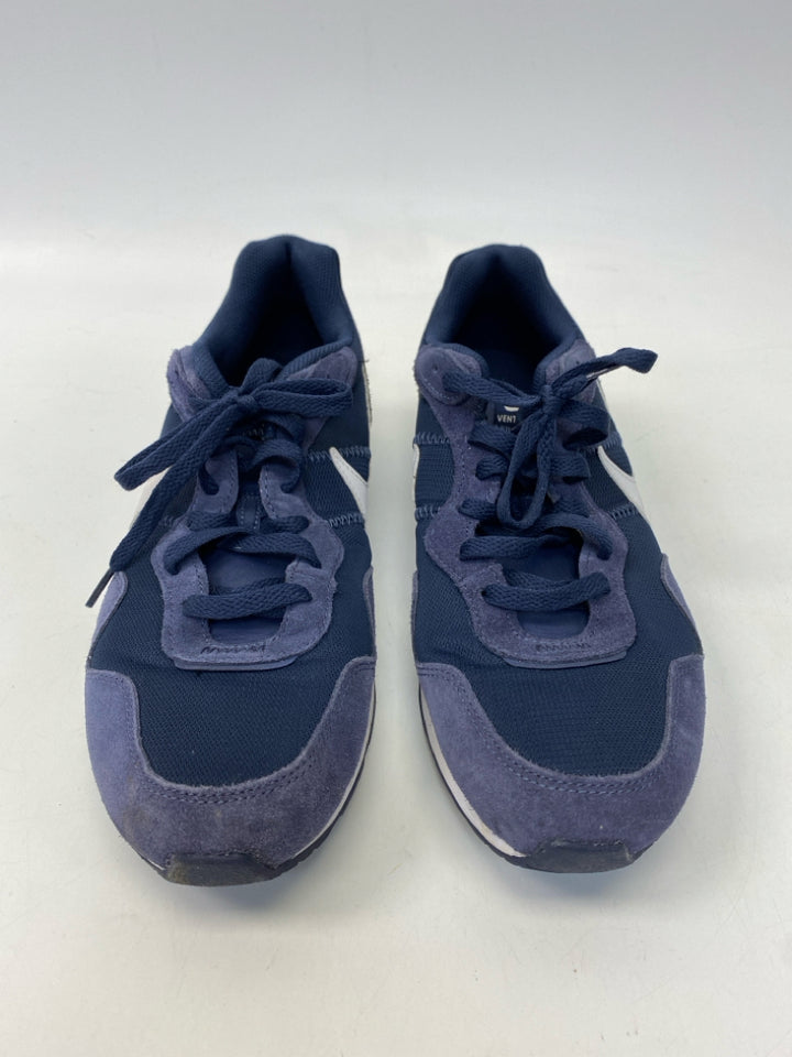 Nike Size 11 Navy White Lace-Up Men&