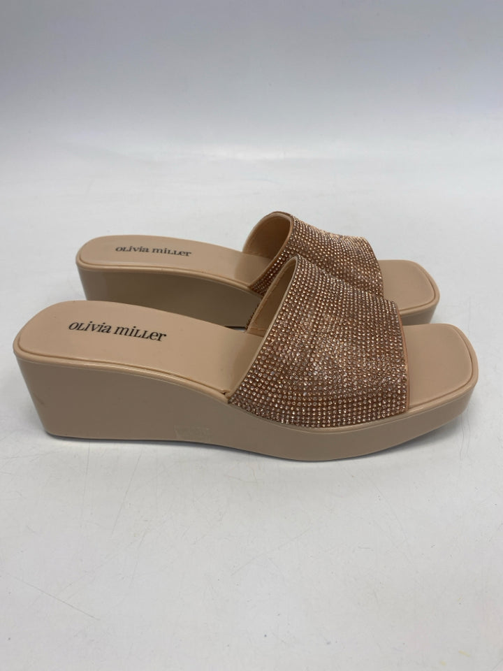 Olivia Miller  Size 8 Nude Gold Rhinestone(s) Sandals